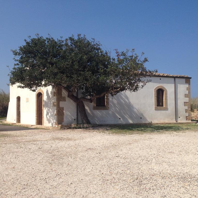 Bed and Breakfast A Due Passi Dal Centro à Noto Extérieur photo